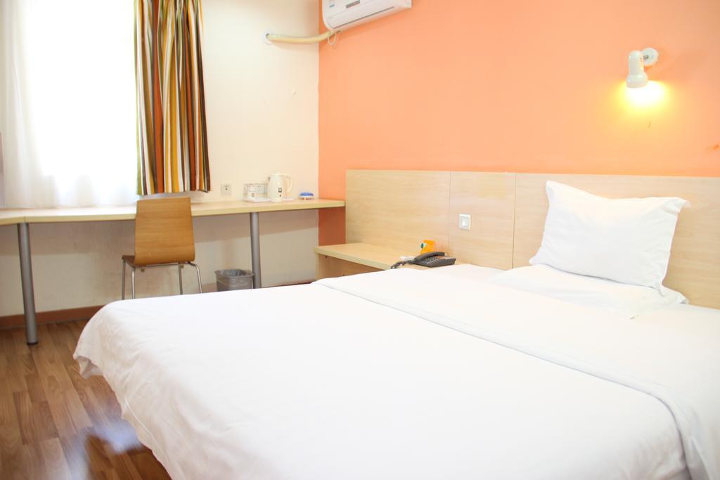 7Days Inn Premium Guangzhou Tianhe West Tiyu Road Subway Station Bagian luar foto
