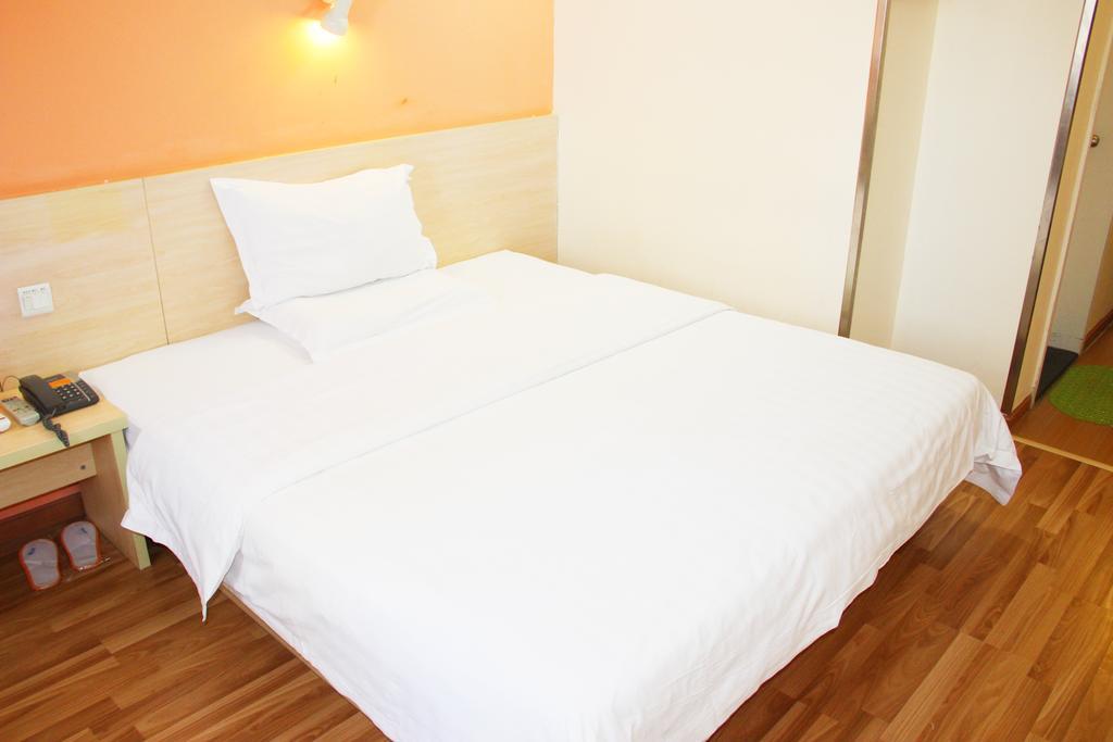 7Days Inn Premium Guangzhou Tianhe West Tiyu Road Subway Station Bagian luar foto