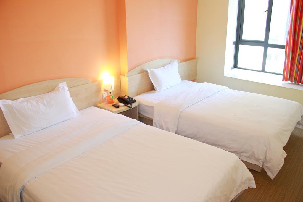 7Days Inn Premium Guangzhou Tianhe West Tiyu Road Subway Station Bagian luar foto