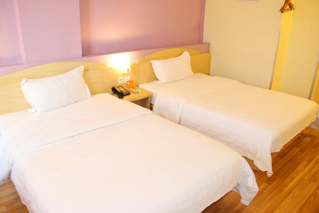 7Days Inn Premium Guangzhou Tianhe West Tiyu Road Subway Station Bagian luar foto