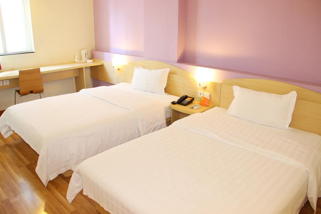 7Days Inn Premium Guangzhou Tianhe West Tiyu Road Subway Station Bagian luar foto