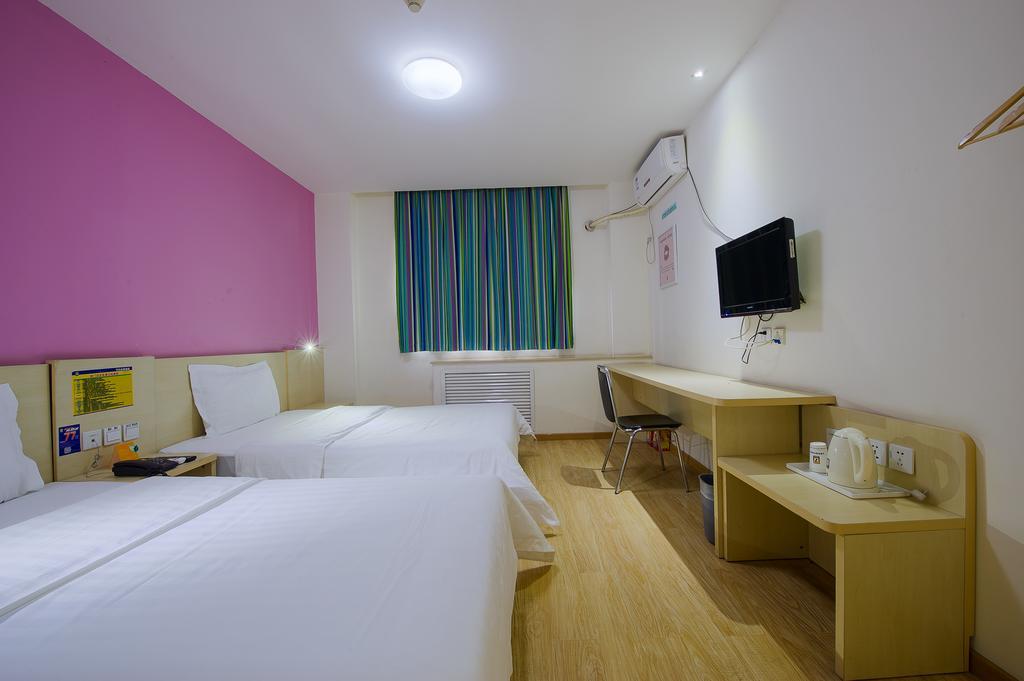 7Days Inn Premium Guangzhou Tianhe West Tiyu Road Subway Station Bagian luar foto