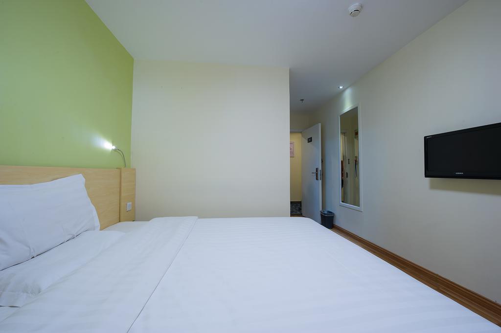 7Days Inn Premium Guangzhou Tianhe West Tiyu Road Subway Station Bagian luar foto