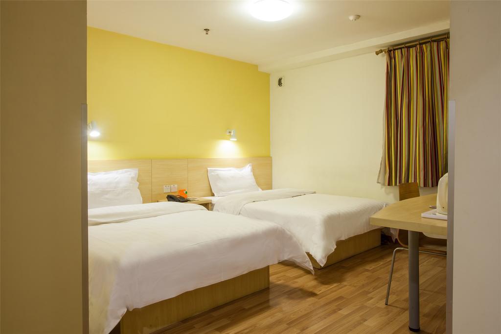 7Days Inn Premium Guangzhou Tianhe West Tiyu Road Subway Station Bagian luar foto