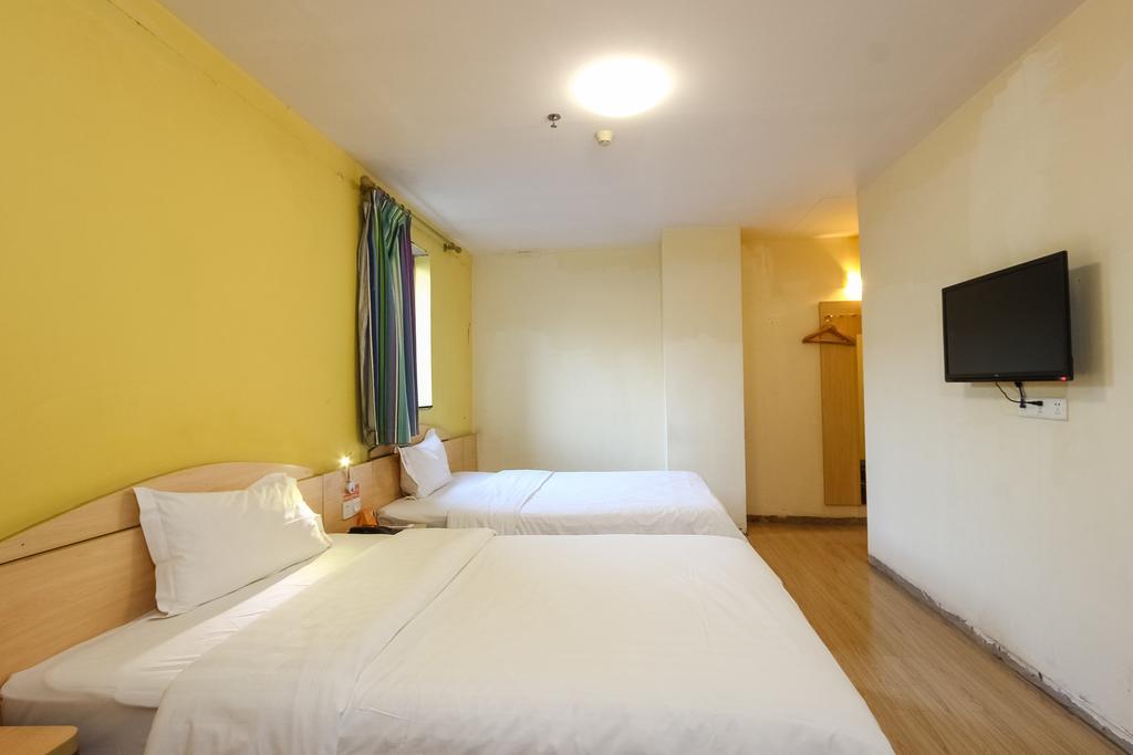 7Days Inn Premium Guangzhou Tianhe West Tiyu Road Subway Station Bagian luar foto