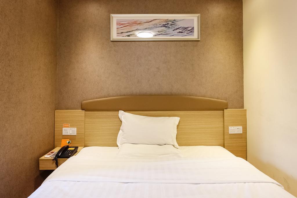 7Days Inn Premium Guangzhou Tianhe West Tiyu Road Subway Station Bagian luar foto