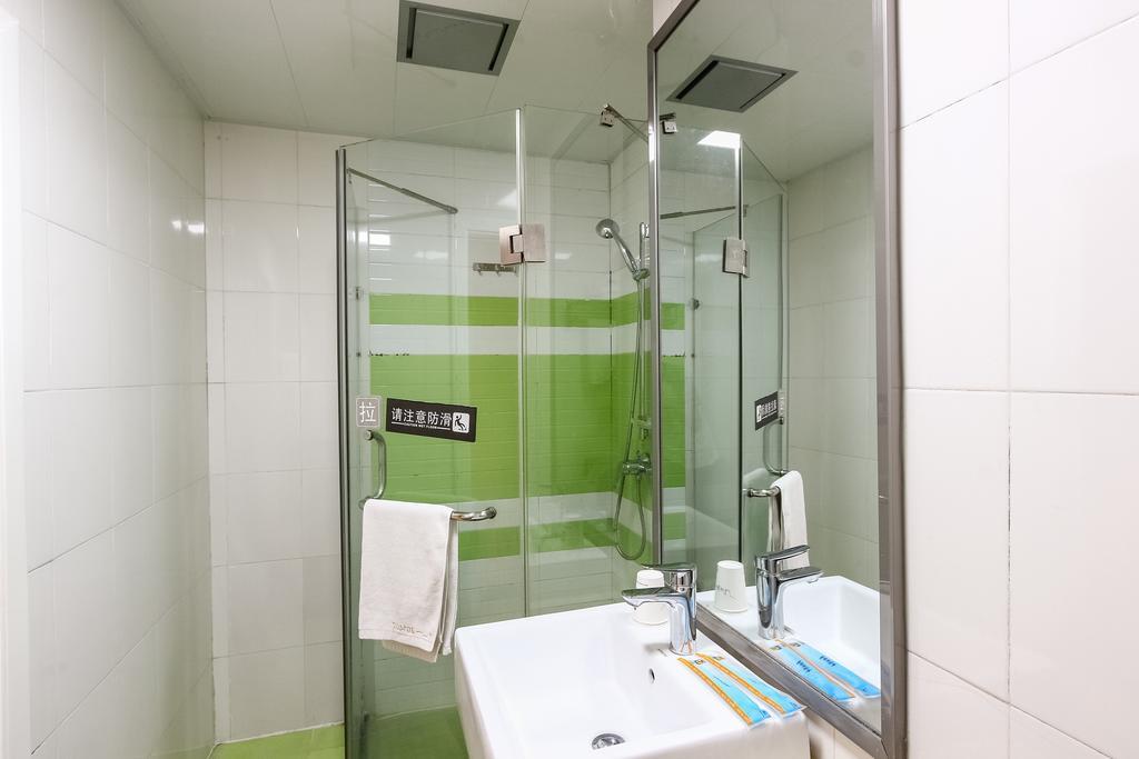 7Days Inn Premium Guangzhou Tianhe West Tiyu Road Subway Station Bagian luar foto